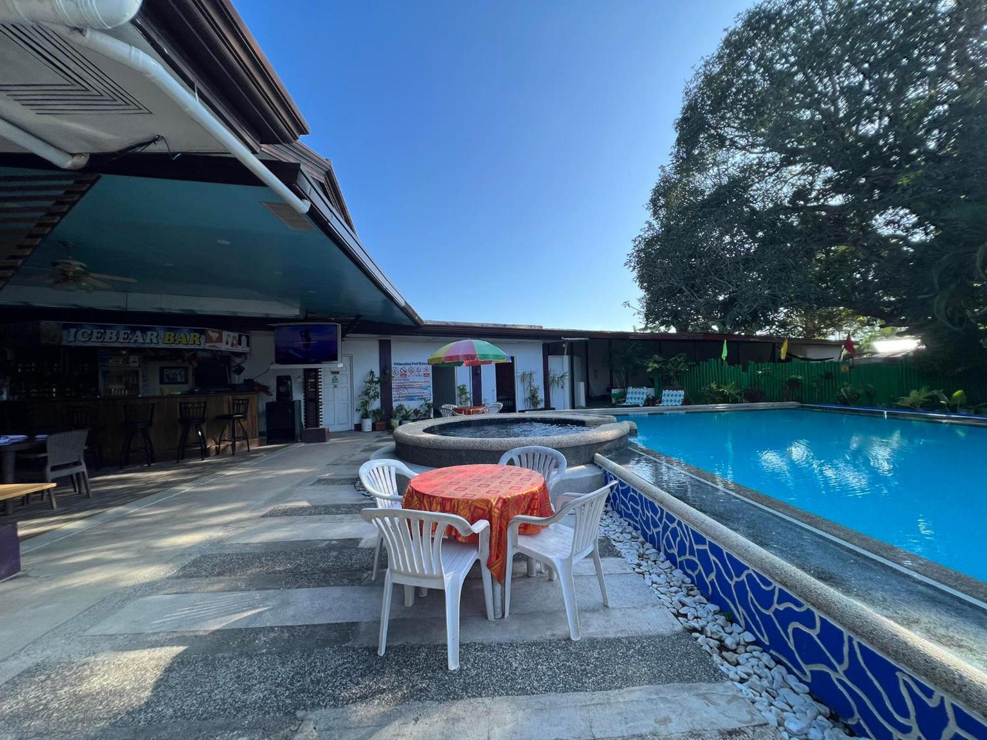 Ice Bear Bar & Tourist Inn Dauis ภายนอก รูปภาพ