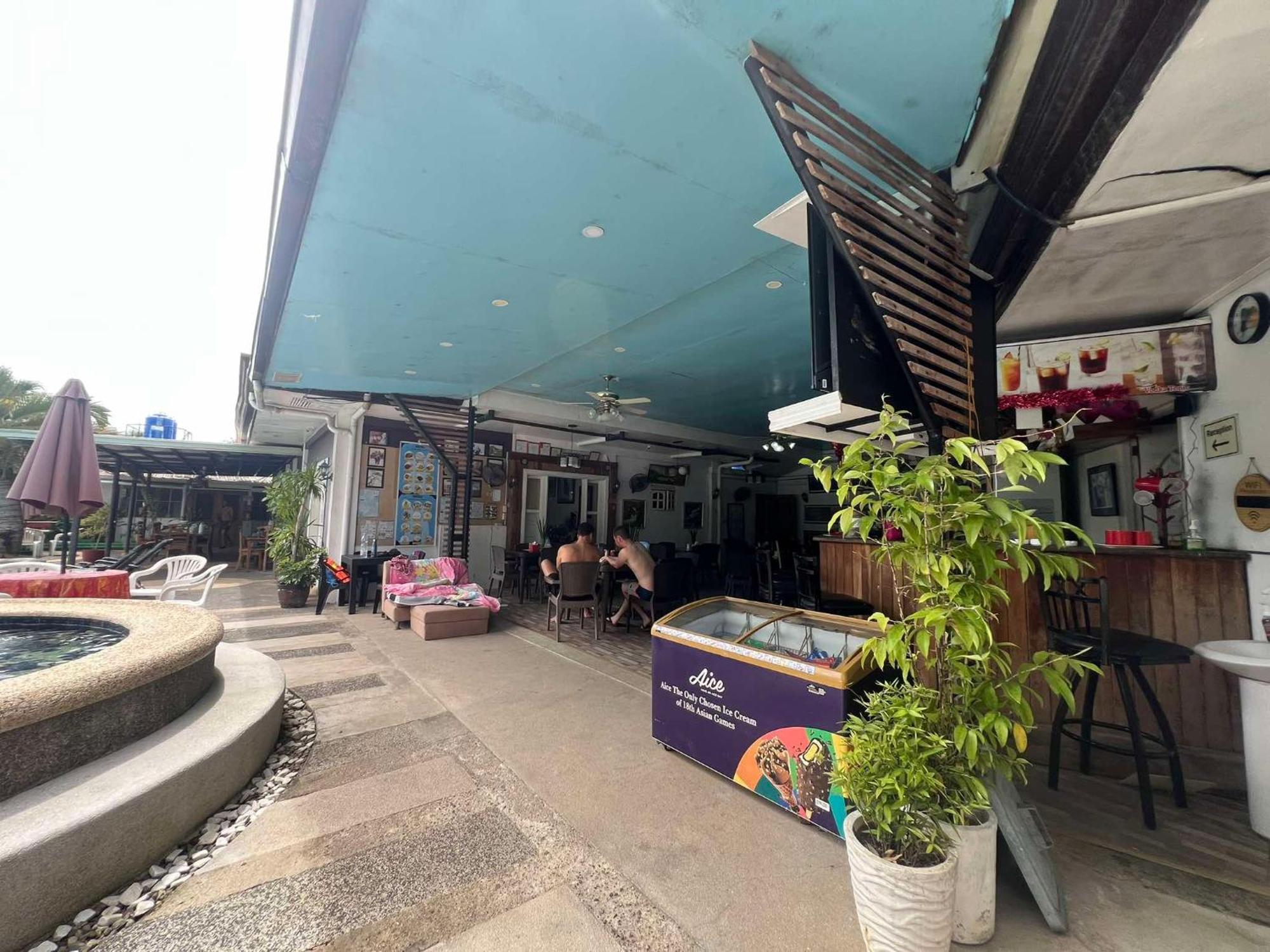 Ice Bear Bar & Tourist Inn Dauis ภายนอก รูปภาพ